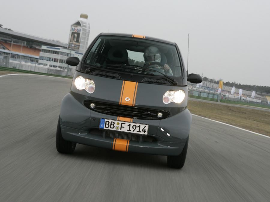  Smart ForTwo Individualisation 2006 года  (фото 5 из 8)